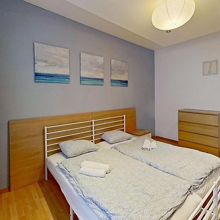 2Br Apt With Free Garage Parking, Close To The Historic Centre Bratislava Esterno foto