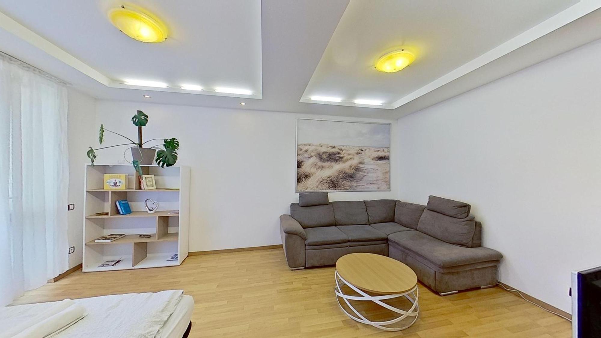 2Br Apt With Free Garage Parking, Close To The Historic Centre Bratislava Esterno foto