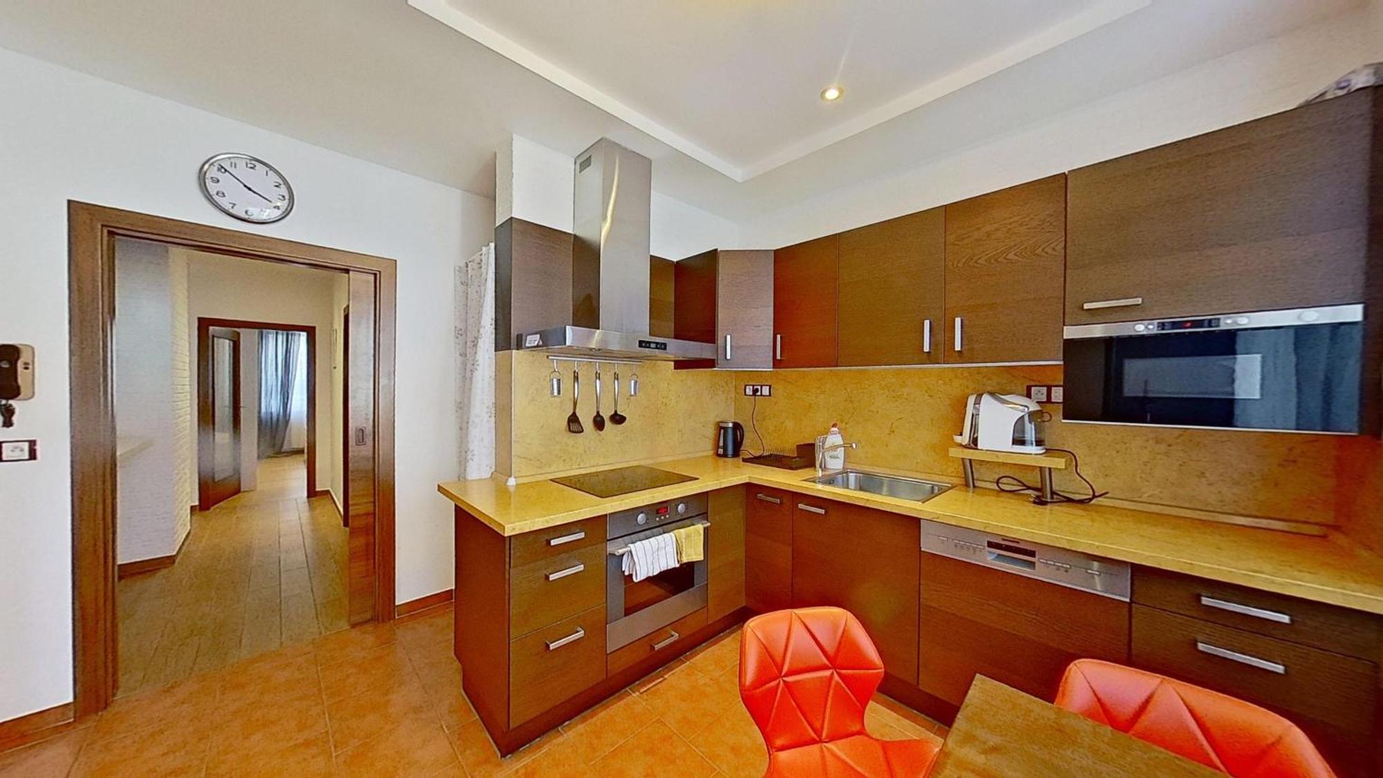 2Br Apt With Free Garage Parking, Close To The Historic Centre Bratislava Esterno foto