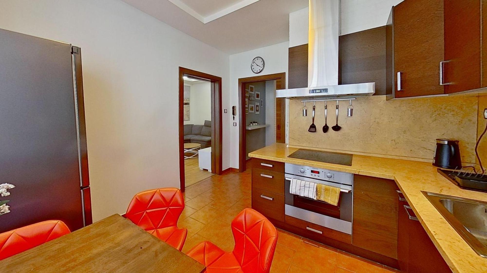 2Br Apt With Free Garage Parking, Close To The Historic Centre Bratislava Esterno foto