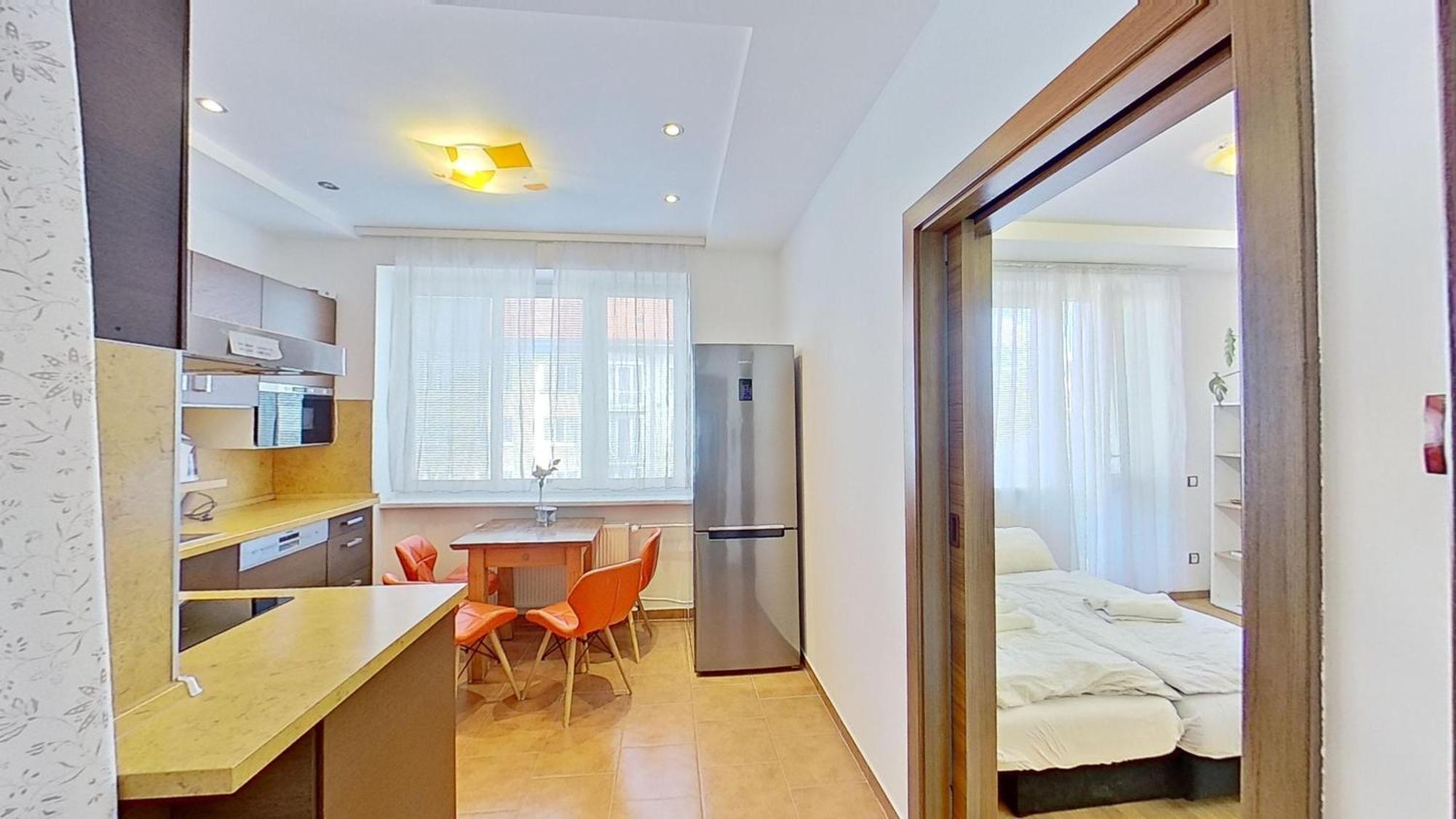 2Br Apt With Free Garage Parking, Close To The Historic Centre Bratislava Esterno foto